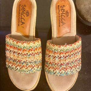 Super cute wedge sandals!